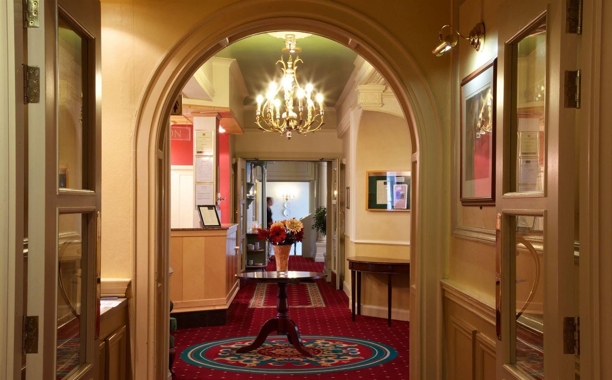 The Rutland Arms Hotel Newmarket  Dış mekan fotoğraf